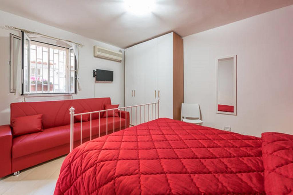 Al Cortile Apartment Bari Bagian luar foto