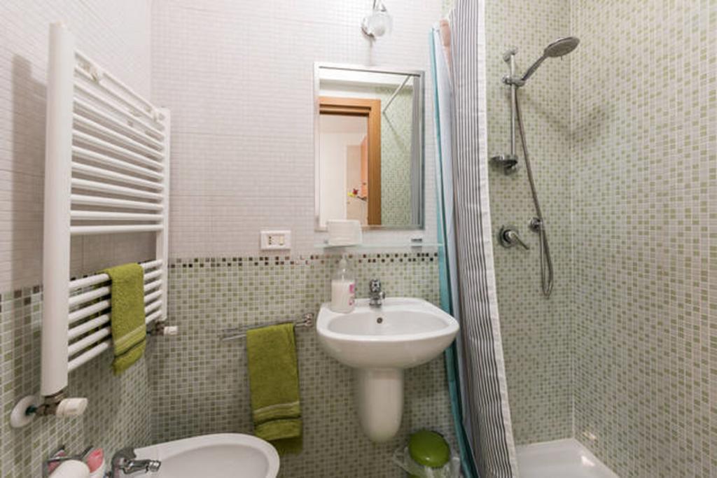 Al Cortile Apartment Bari Bagian luar foto