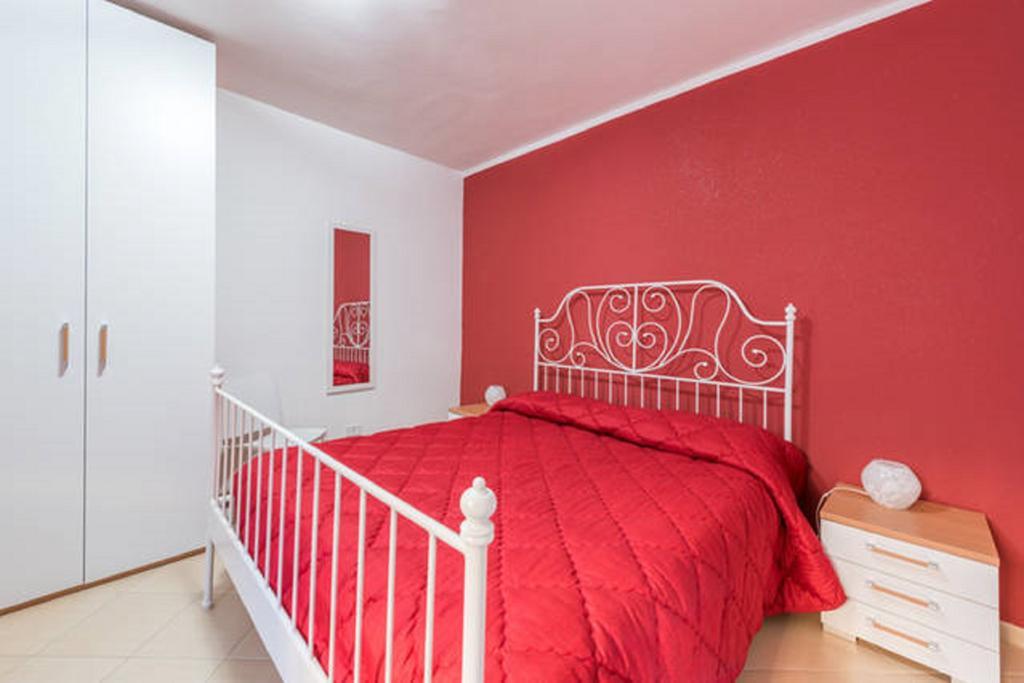 Al Cortile Apartment Bari Bagian luar foto