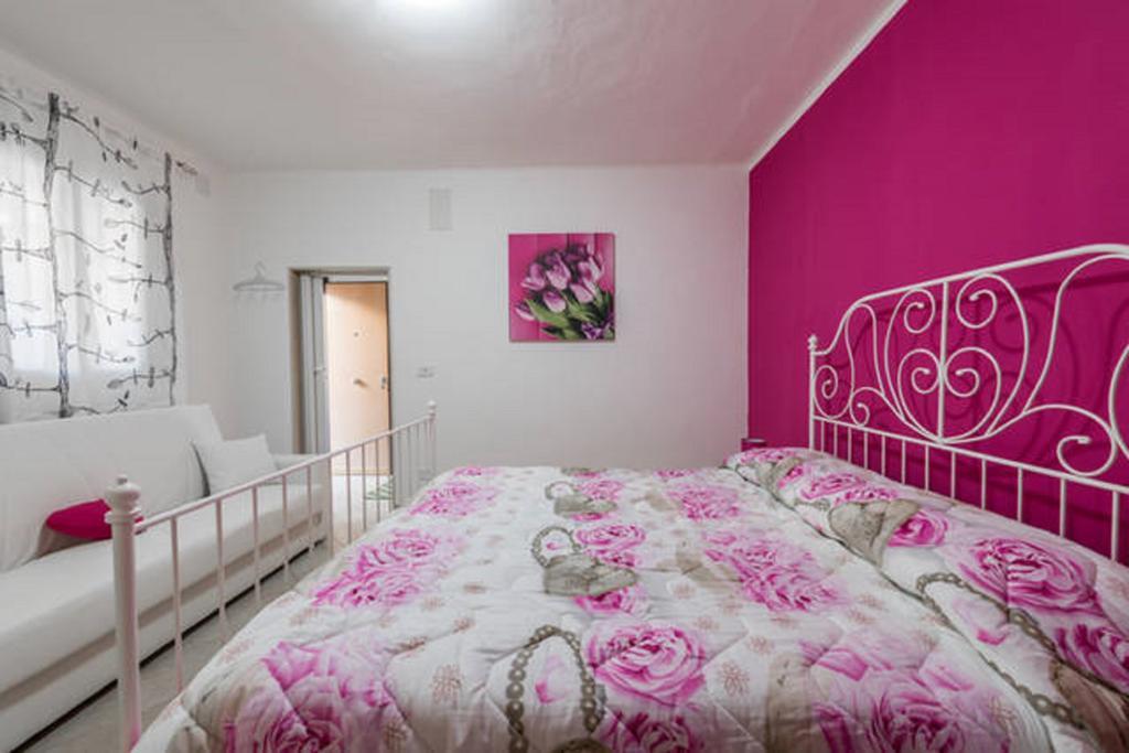 Al Cortile Apartment Bari Bagian luar foto